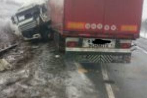Accident mortal la Zăgujeni, patru persoane grav rănite şi circulaţia blocată!