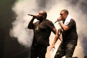 CÂNTĂREȚ CELEBRU, la UN PAS de MOARTE. În COMĂ din cauza PROBLEMELOR cu GREUTATEA