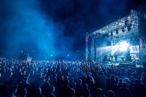 Proiect initiat de un senator de Timis: revelioane, spectacole si proiectii 3D, organizate si dupa ora 23