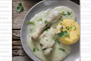 lauraadamache.ro: Ciulama cu carne de pasare 