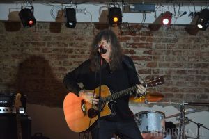 Seara muzicii: Cartea rockului românesc din anii ’90 şi noul album 