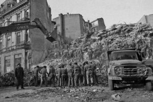 VIDEO: 41 de ani de la cutremurul din 4 martie 1977. Imagini-document surprinse în Focşani