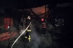 Incendiu la o vulcanizare şi un depozit de cauciucuri SH