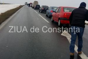 Constanta. Coloana de masini pe DN 38, intre localitatile Techirghiol si Movilita  