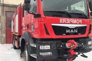 ULTIMĂ ORĂ: Un autoturism a luat foc în Focşani