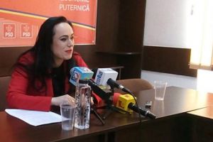 Argeşenii, o mulţime la cabinetul Simonei Bucura Oprescu