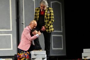 Premiera la Teatrul de Stat Constanta: Testosteron“, trufie masculina sau adevarul“ lor despre ele?