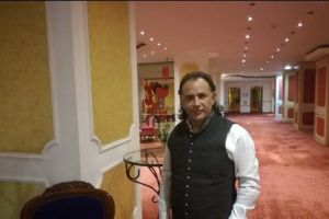 Păţaniile de la Revoluţie ale omului care a introdus shaorma în România, ţara care pentru el a fost a tuturor posibilităţilor