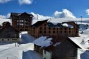 Șantaj, taxe de prost, rea-voinţă, scandaluri vechi de 20 de ani şi pericol public pe Muntele Mic!