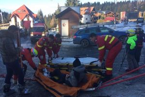 Mulţi turişti, dar şi multe accidentări, în weekend, pe pârtiile din Poiana Braşov
