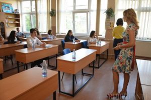 Sindicaliştii boicotează, simulările continuă: Toţi elevii de clasa a VIII-a din Bihor susţin primul examen