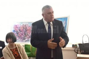 Eveniment cultural organizat de deputatul PNL Dumitru Mihalescul la Școala Gimnazială ,,Ion ...