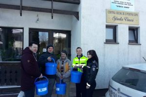 79 de oameni ai străzii şi cerşetori, găsiţi de poliţişti pe străzi