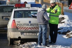 Peste 400 de amenzi date de poliţiştii rutieri în trei zile de controale în trafic