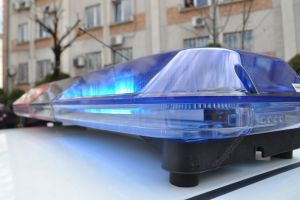 Tineri arestaţi pentru furt de combustibil. Un altul, care a furat o maşină, a fost reţinut