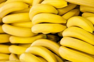 Fructe şi legume în şcoli: Iohannis a promulgat legea care îmbunătăţeşte meniul elevilor