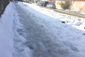 Doar cateva amenzi pentru timisorenii care nu au curatat trotuarele de gheata