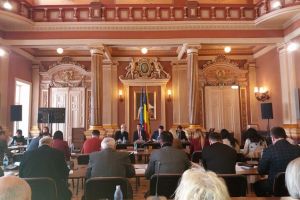 Din nou, discuţii APRINSE pe tema CET, la şedinţa CLM: „De ce trebuie să acopere toţi arădenii găurile unui serviciu de care beneficiază doar o treime din ei?”