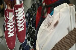 Patronul unui magazin din Ploiesti s-a ales cu dosar penal pentru comercializarea de produse contrafacute