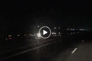 NEWS ALERT/ SCANDAL în Vama Nădlac! Şoferii de TIR au BLOCAT frontiera pe AUTOSTRADĂ! NU SE MAI POATE TRECE în Ungaria (VIDEO)