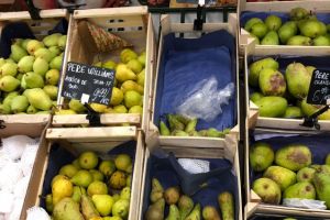 Control cu surprize la Auchan Sud Constanta. Ce au descoperit comisarii CJPC la raionul de legume fructe (galerie foto)   