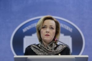 Carmen Dan lă dă poliţiştilor şi jandarmilor bani în plus: Ce urmează să primească angajaţii MAI