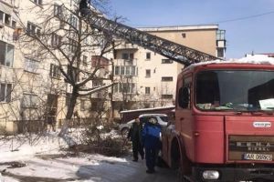 Dacă-i ordin, cu plăcere! Gospodărirea Comunală a început curăţenia de primăvară. Reacţia arădenilor: Cu zăpada cum rămâne?