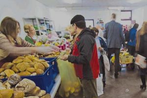 Dispută pe masa săracilor din Germania. Interdicţie pentru străini şi barbaţii tineri