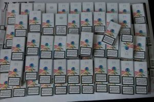 Jandarmii constanteni au surprins trei persoane care incercau sa vanda tigarete netimbrate