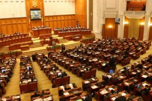O precizare-  PARLAMENTARII NU VOTEAZĂ DE CAPUL LOR!…