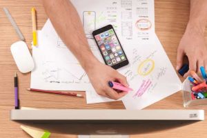 Creative Start: Bihorenii, invitaţi să afle cum pot obţine bani nerambursabili în industria creativă