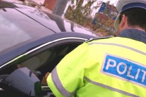 Avea permisul de conducere reţinut, dar conducea pe drumurile publice!
