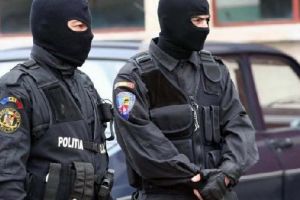 Percheziţii la persoane bănuite de evaziune fiscală!