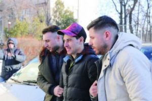 Un fotbalist român A JEFUIT o casă de pariuri cu o armă de tot râsul