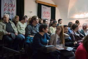 ”O viaţă pe catwalk”- filmul de 8 martie la Cinemateca Astra Film