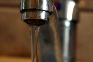 ACET îi lasă pe jumătate dintre fălticeneni fără apă potabilă pe 8 martie