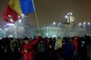 Mungiu, Bot, protestele şi Serviciile Secrete... „Există vreun tâmpit care crede că după 25 de ani în care ai fost ziarist corupt...”