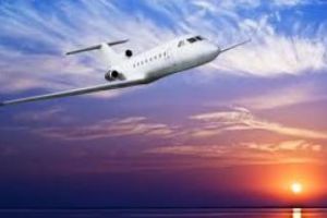 Panică în avion! Piloţii, puşi în pericol de un pasager recalcitrant