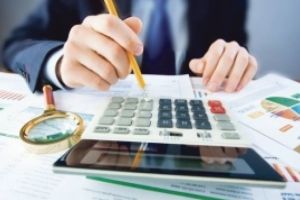 Statul a cheltuit cu salariaţii din administraţia publică cu 27% mai mult în ultimul trimestru din 2017