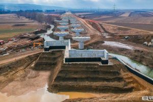 Autostrada Sebeş-Turda: Comisarul european Corina Creţu a aprobat finanţarea secţiunii dintre localităţile Sebeş şi Turda