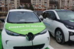 Posesorii de maşini electrice pot face plinul gratuit, Primăria Reşiţa plăteşte [VIDEO]