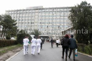 Sarbatori in spital: Hipermarket din Constanta, chemat la judecata de 16 constanteni. Ce daune morale au fost solicitate 