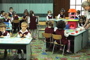 Încep înscrierile în clasa pregătitoare! 5.852 de locuri pentru intarea în învăţământul primar