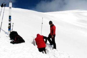 Risc de avalanşă în Parâng şi de inundaţii pe Valea Crişului