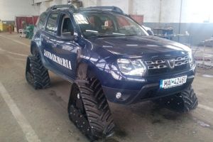 Dacia Duster cu şenile pentru jandarmii montani din Poiana Braşov