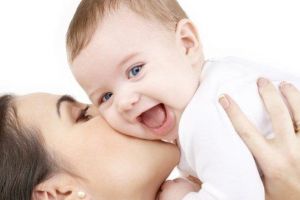 Stimulent de inserţie 2018: Părinţii nu pot fi concediaţi de angajator în perioada în care îl primesc