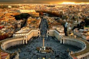 SCANDAL SEXUAL la VATICAN. O ESCORTĂ masculină a dat în gât ZECI de PREOȚI HOMOSEXUALI