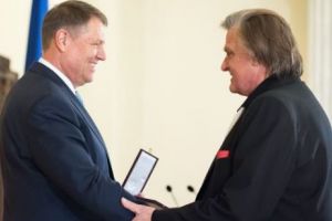 A vrut SĂ-I SPARGĂ CASA celui mai iubit actor român. Dar a primit un REFUZ UMILITOR, deşi e un MONSTRU SACRU 