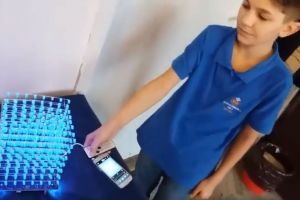 Ce a construit cu sute de LED-uri un elev din Bistriţa pasionat de electronică (VIDEO)