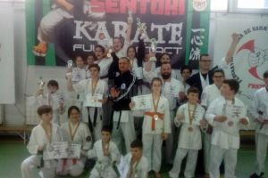 Sportivii de la CS Ryukay Suceava s-au întors cu 23 de medalii de la  Campionatul de Kumite SENTOKI